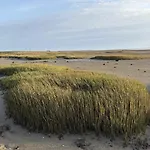 L'escale Les Pieds Dans L'eau Nyaraló