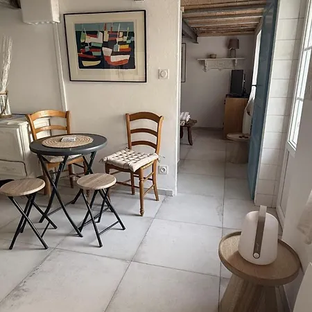 L'escale Les Pieds Dans L'eau * 巴尔巴特尔