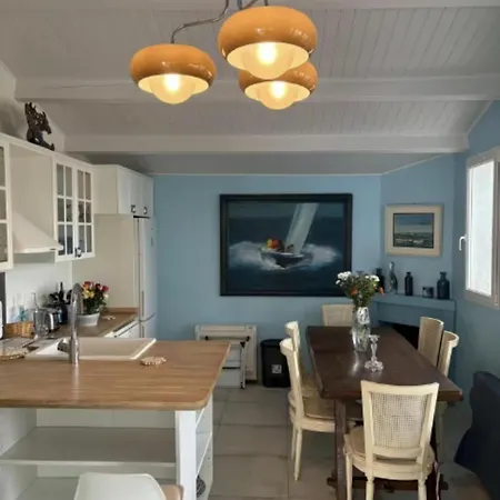 L'escale Les Pieds Dans L'eau 度假居 *