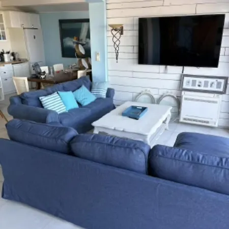 L'escale Les Pieds Dans L'eau