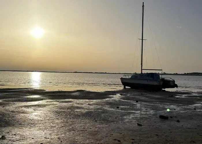 L'escale Les Pieds Dans L'eau *