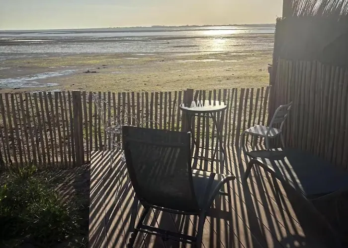 L'escale Les Pieds Dans L'eau *