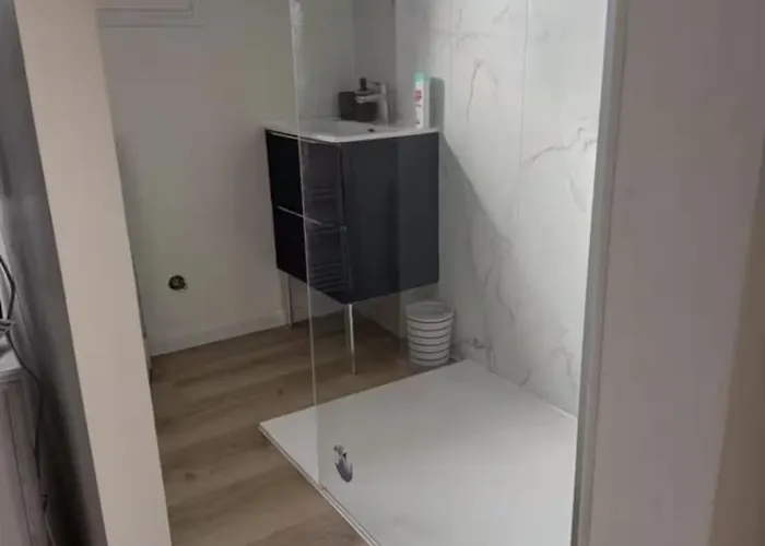 L'escale Les Pieds Dans L'eau